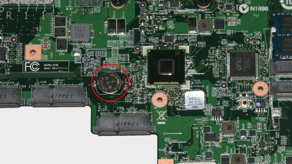 MSI GS70 2OD-432XFR STEALTH : Démontage pile CMOS